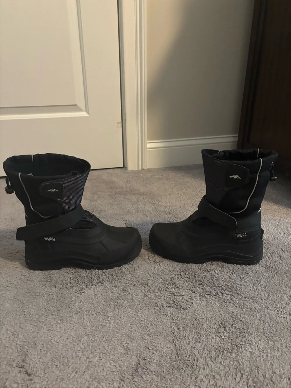 Tundra durable black
